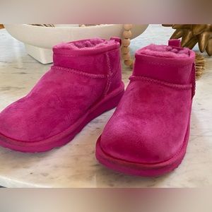 UGG kids classic Ultra mini bootie